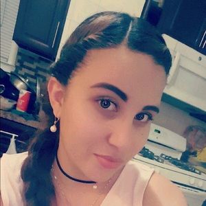 Meet your Posher, Aris